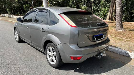FORD FOCUS 2.0 GLX 16V FLEX 4P MANUAL FORD FOCUS 2.0 GLX 16V FLEX 4P MANUAL